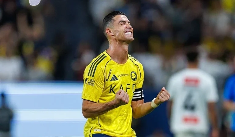 Ronaldo đưa Al Nassr vào bán kết Cúp C2 châu Á