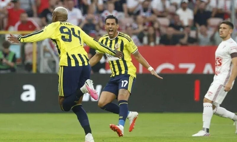 Soi kèo Fenerbahce vs Sturm Graz 1h00 ngày 6/8: Chiến Thắng Sít Sao