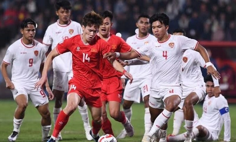Soi kèo Việt Nam vs Singapore 20h00 ngày 31/7: Thắng Nhẹ Chiếm Ngôi Đầu