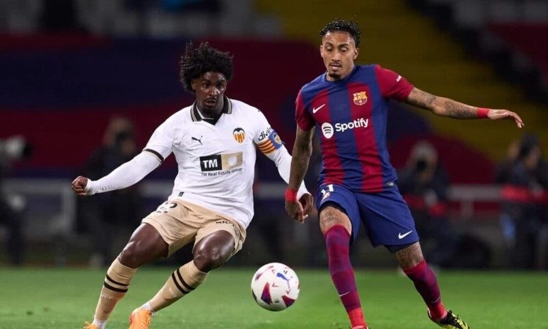 Soi kèo Valencia vs Barcelona